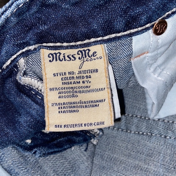 Miss Me Easy Shorts Size 26 Distressed Denim Blue Jean Shorts - Picture 4 of 12
